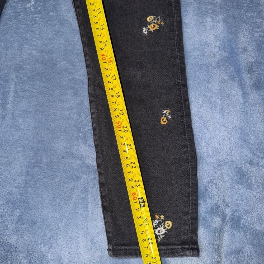 Abercrombie Fitch Black jeans with small yellow and white embroidered flowers - Picture 2 of 6